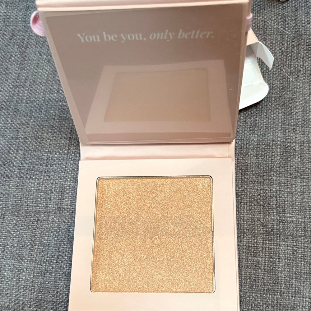 MOTD Highlighting Powder -Color Something Magical NIB - Picture 2 of 4